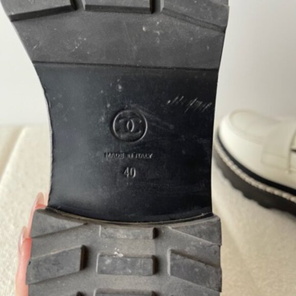 Chanel Patent Leather Flats - Picture 9 of 13